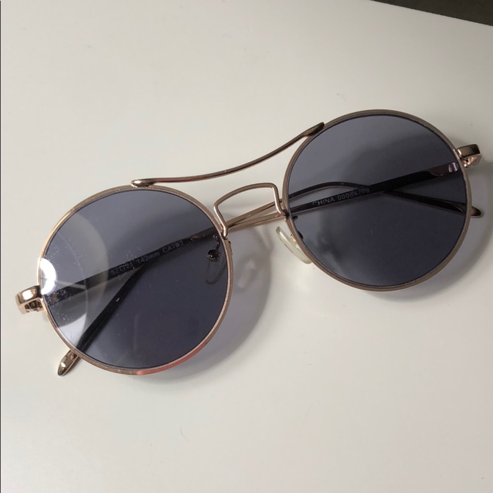 Circle Gold Rimmed Sunglasses